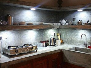 Fridge, cookware/dishes/utensils - Villa Godahena by Interhome (Ambalangoda)