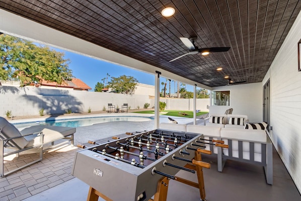 Terrace/patio - Cactus Blossom - Luxury Home with Private Pool, Games, + BBQ in Scottsdale (Scottsdale)