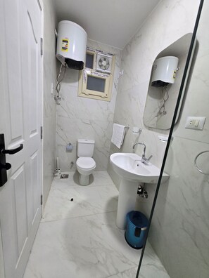 Superior Double Room, Patio | Bathroom | Shower, hair dryer, towels, soap - goldensunset pyramids inn (Giza)