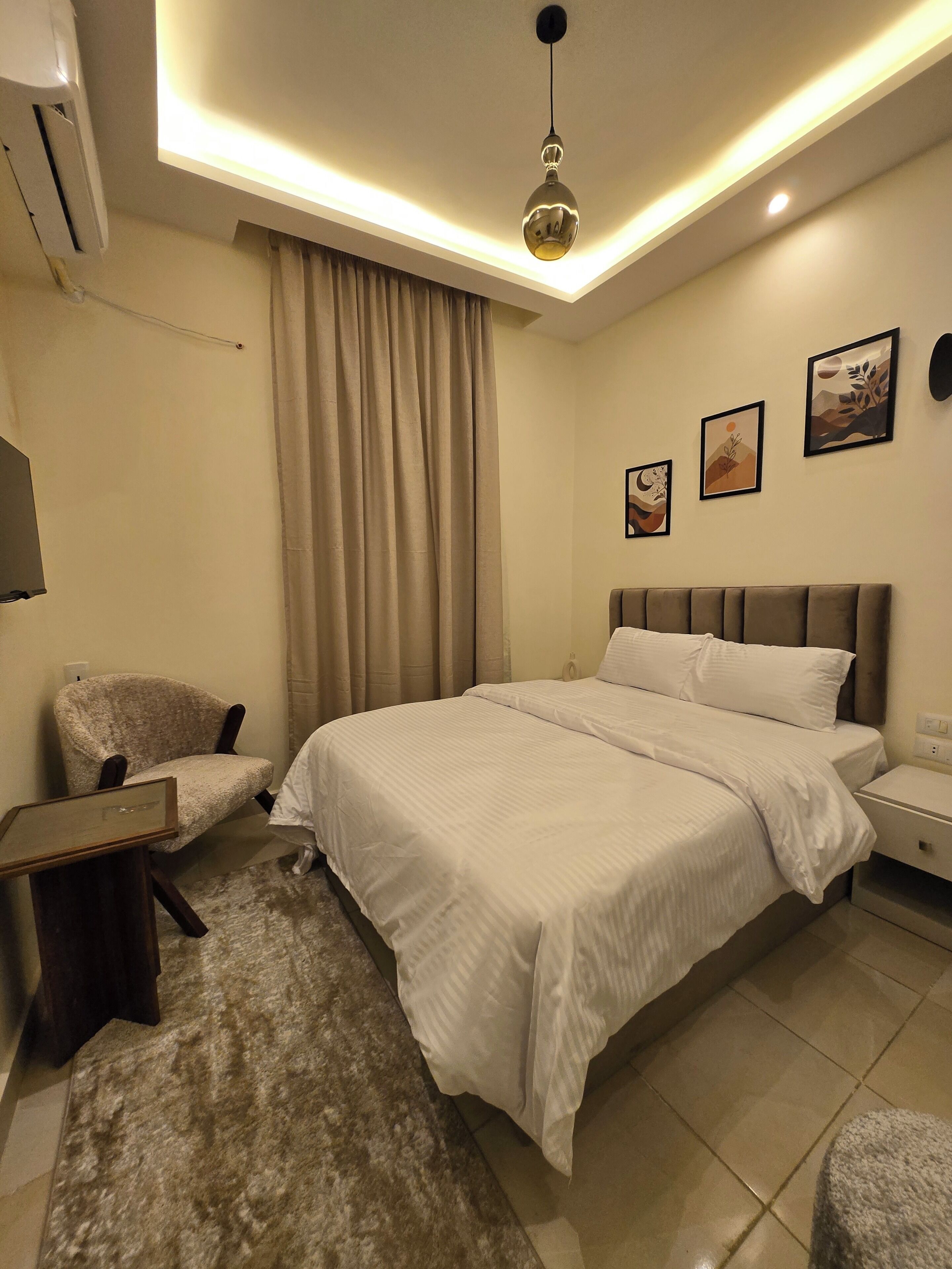 Comfort Single Room, Balcony | In-room safe, blackout drapes, soundproofing, iron/ironing board
