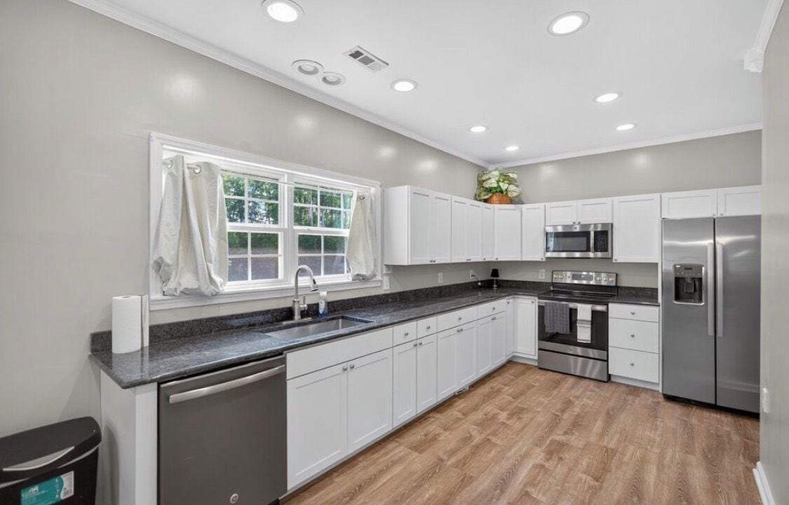 Mikroaaltouuni, uuni, liesi, astianpesukone