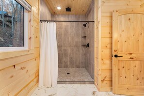 Douche, serviettes fournies