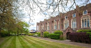 View from property - Newtown House Hotel (Hayling Island)