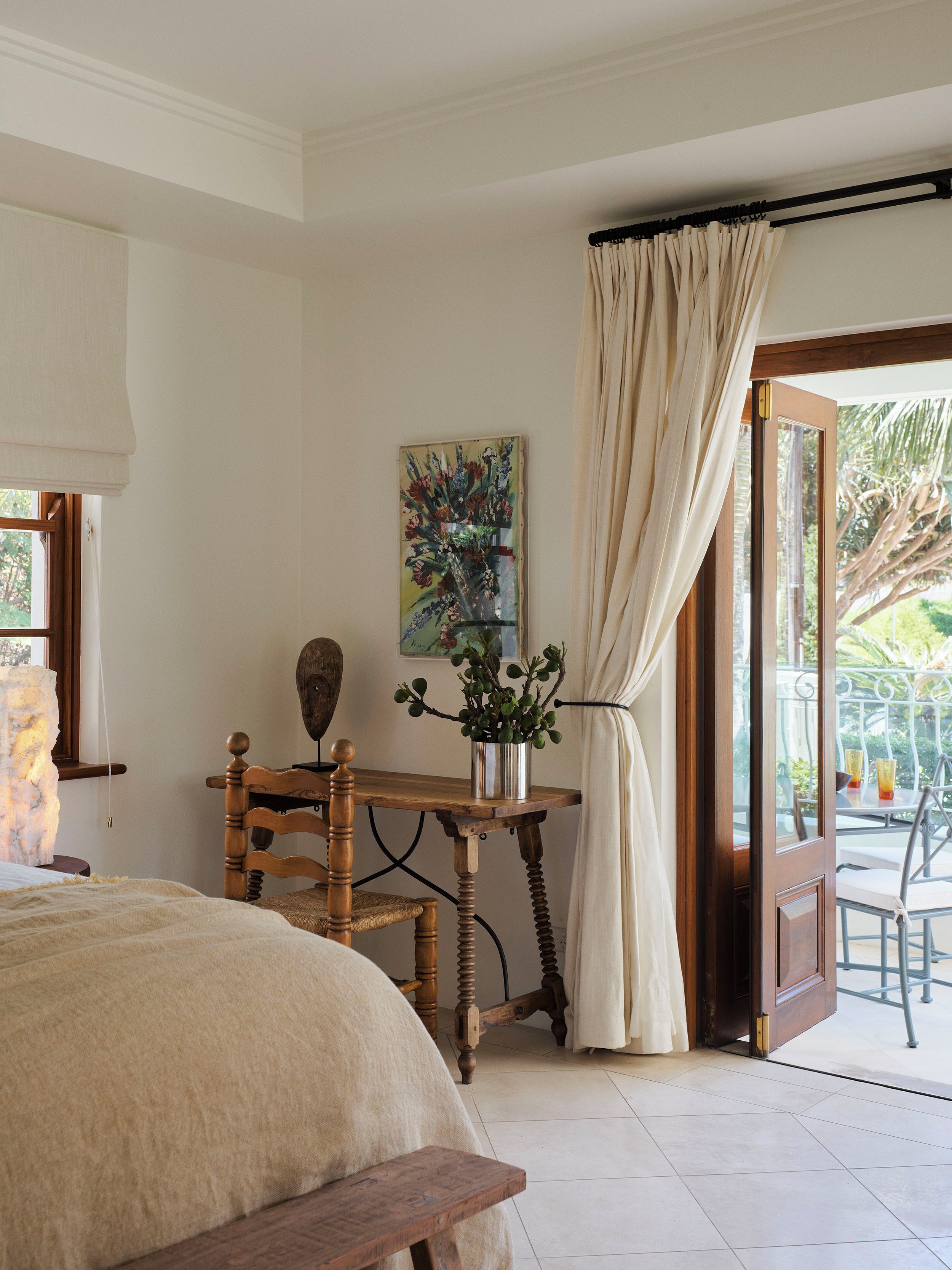 Iron/ironing board, free WiFi