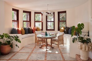 Studio Suite, Balcony, Ocean View | Interior