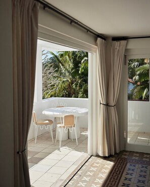 Apartment, Balcony, Ocean View | Interior