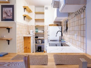Fridge, microwave, oven, stovetop - Sopot Forest&Sea Apartment (Sopot)