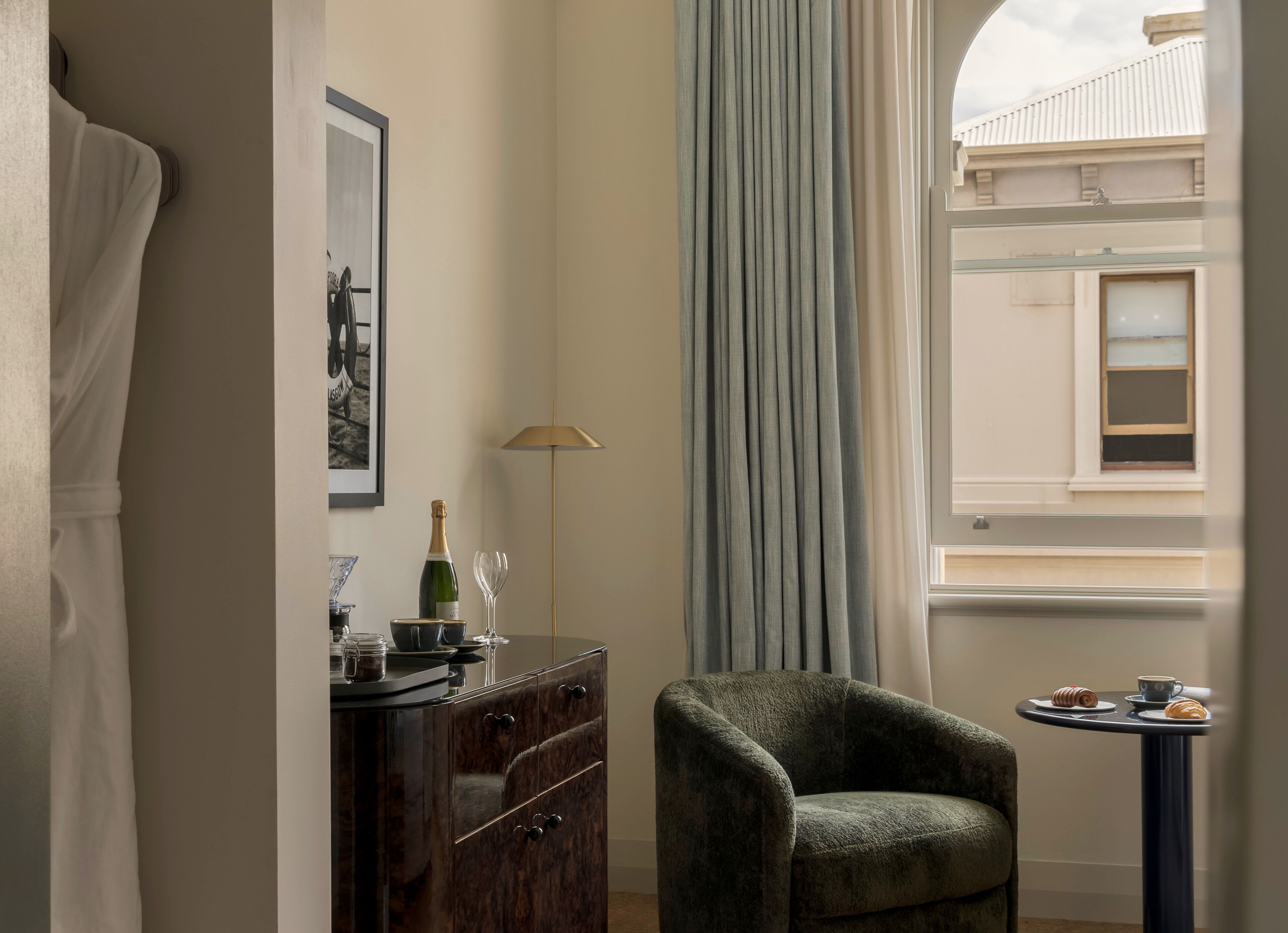 Iron/ironing board, free WiFi