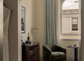 Iron/ironing board, free WiFi - Owston Hotel (Fremantle)