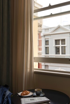 Iron/ironing board, free WiFi - Owston Hotel (Fremantle)