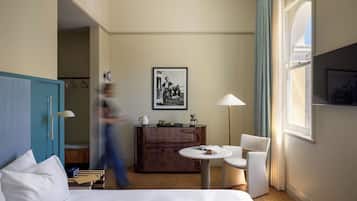 Iron/ironing board, free WiFi