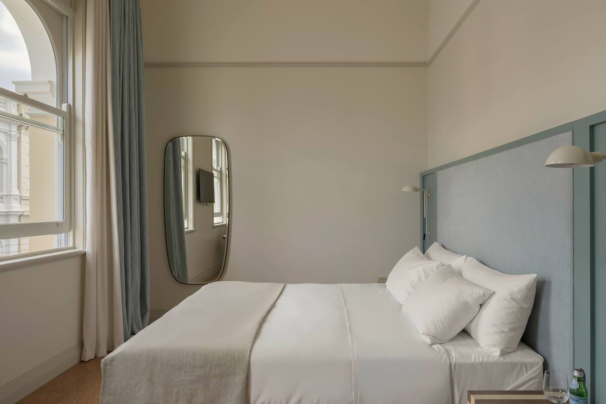 Iron/ironing board, free WiFi