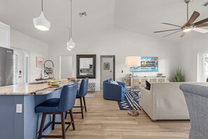 Interior - Gulf Access, Walk to the Beach, Heated Pool - The Fabulous Flamingo - Roelens (Fort Myers Beach)