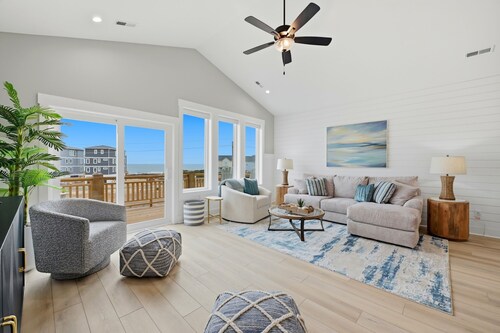 Shorely Grateful! Ocean Views and Coastal Luxury-Walk/Bike To Downtown Surf City