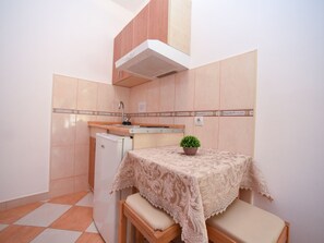 Dining - Studio für 4 Personen by Interhome (Tivat)