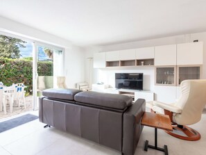 TV - Ground-Floor 2 Br - Near Centre & Beaches (Cannes)