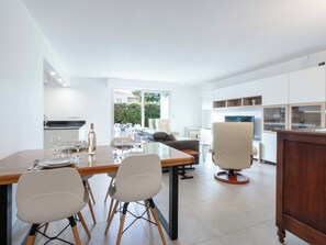 Interior - Ground-Floor 2 Br - Near Centre & Beaches (Cannes)
