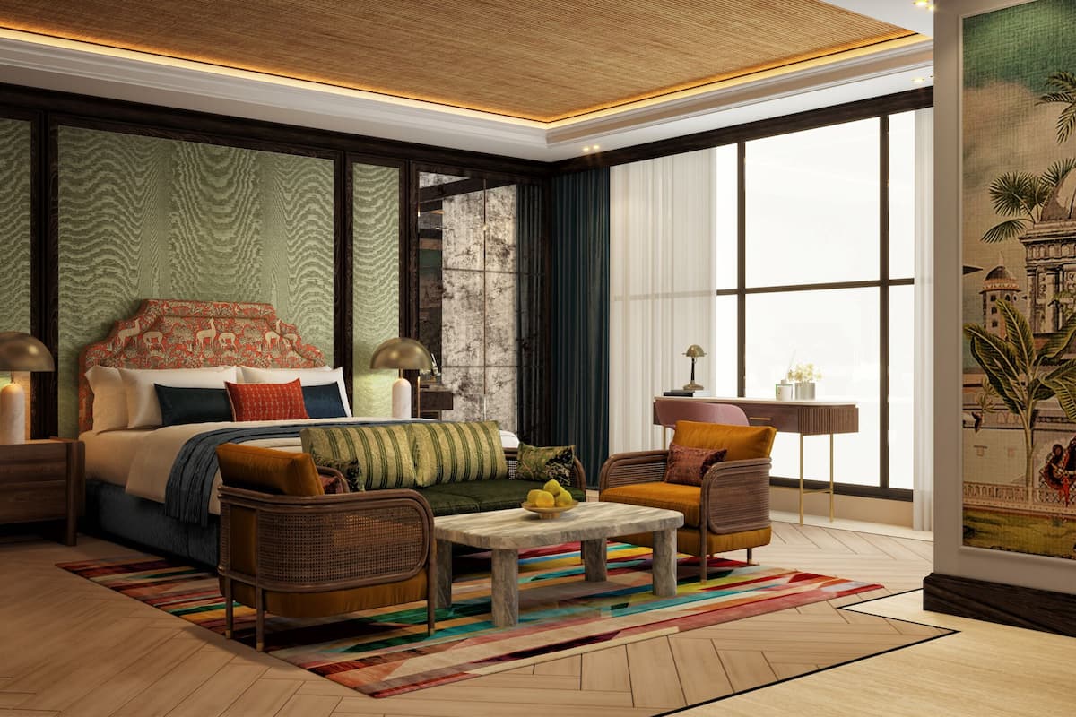 Een kluis op de kamer, een strijkplank/strijkijzer, gratis kabelinternet