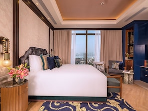 Deluxe Room, 1 Katil Raja (King) | Peti besi dalam bilik, seterika/papan seterika 