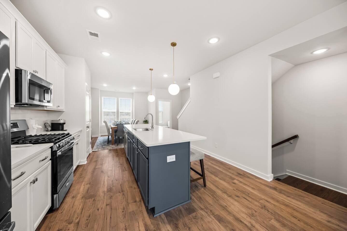 冰箱、微波炉、烤箱、炉灶