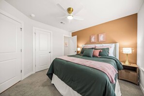 熨斗/熨衣板、旅行婴儿床、WiFi、床单