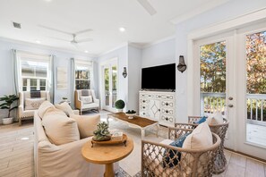 Smart TV, stereo - 🚲 Bikes | Near Big Chill | Prominence 30A | 2 Resort Pools 🤿 (Inlet Beach)