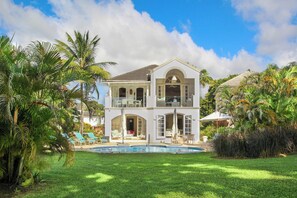 Exterior - Royal Villa 2 - Private Pool, Beach Club and Ocean Views (Westmoreland)