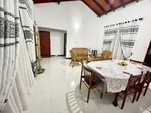 Dining - River Valley Holiday Retreat by Interhome (Arambegama)