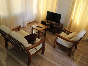 TV - Charmante Ferienwohnung in Grand Anse mit Grill by Interhome (Beau Vallon)