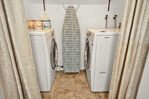 Interior - Starwood Sanctuary (Medford)