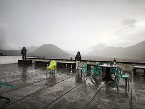 Desk, free WiFi - Tengger Bromo Villa (Ngadisari)