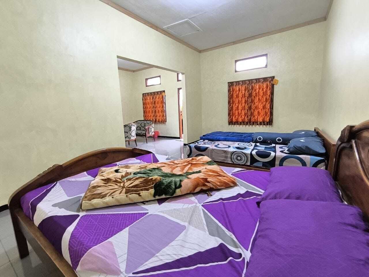 Family Room | Desk, free WiFi