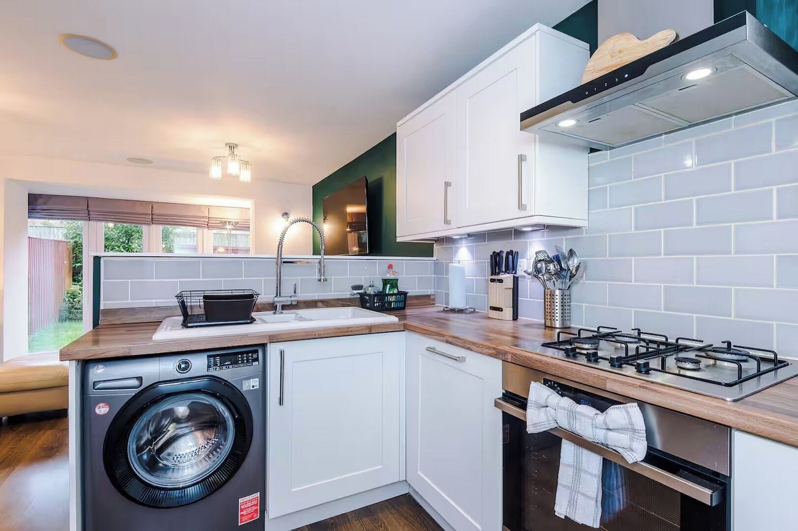 雪櫃、微波爐、焗爐、爐具