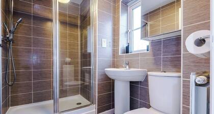 Spacious 3 bedroom home with garden