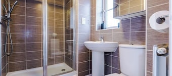 Spacious 3 bedroom home with garden