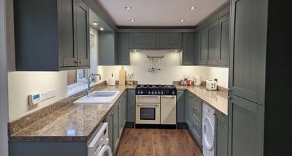 Two Bedroom Stone Cottage by Village Green