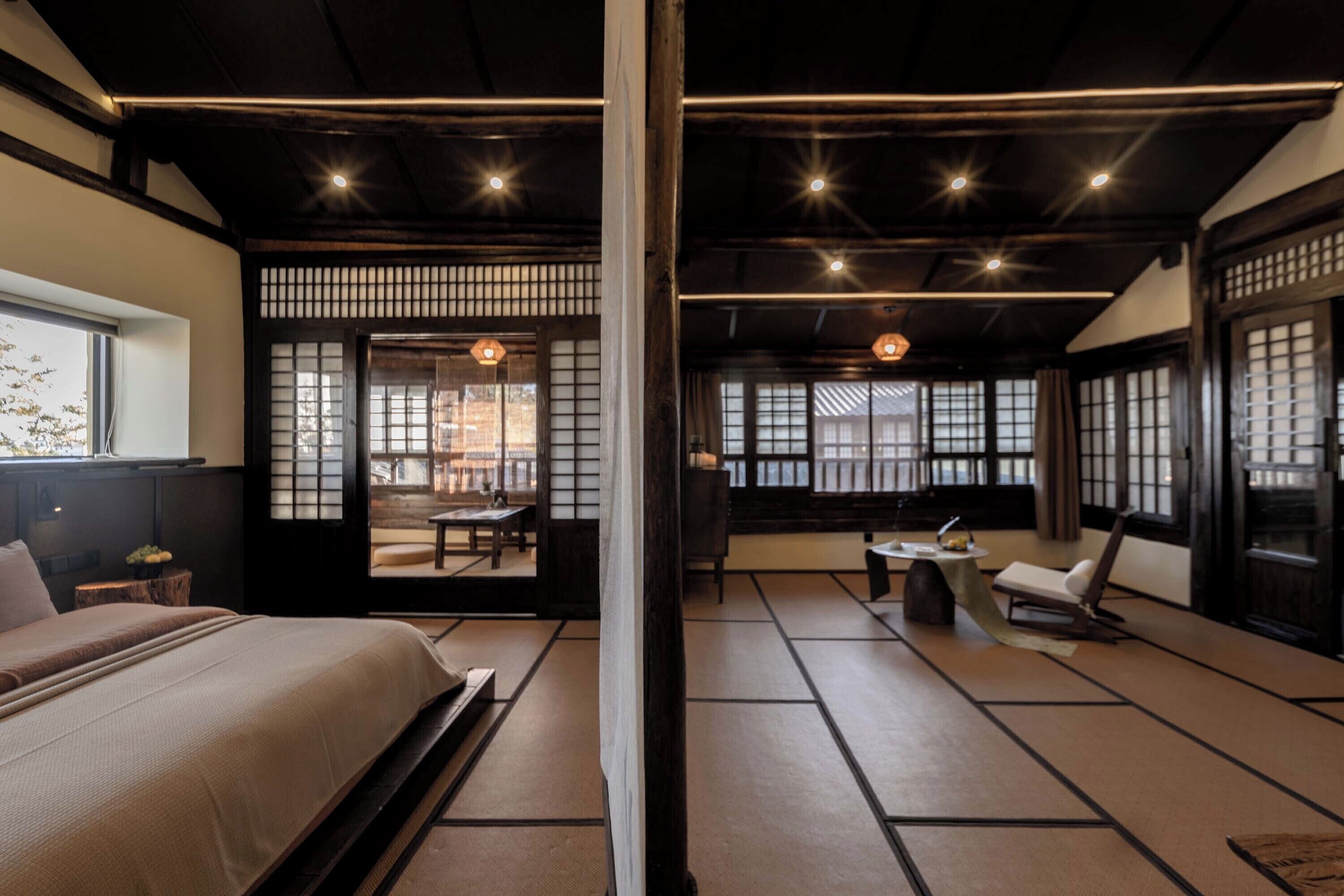 Family Triple Room, Mountain View | Living area