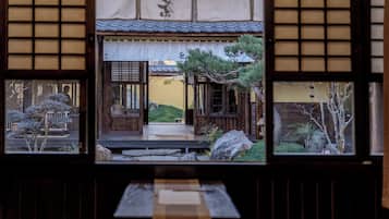 Vila Mewah, pemandangan gunung | Meja kerja, ruang kerja ramah laptop, dan tirai kedap cahaya