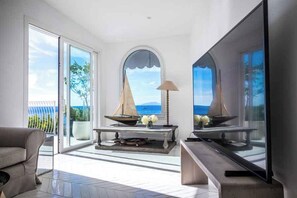 Smart TV, fireplace - Villa Luce Di Mare, endless sea views (San Montano)