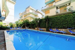 Pool - Casa Surriento, Family Apartment with Shared Pool (Sorrento)