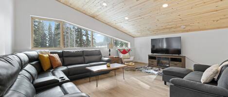 智能电视、桌上足球