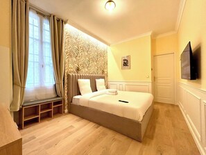3 chambres, fer et planche à repasser, Wi-Fi gratuit, draps fournis