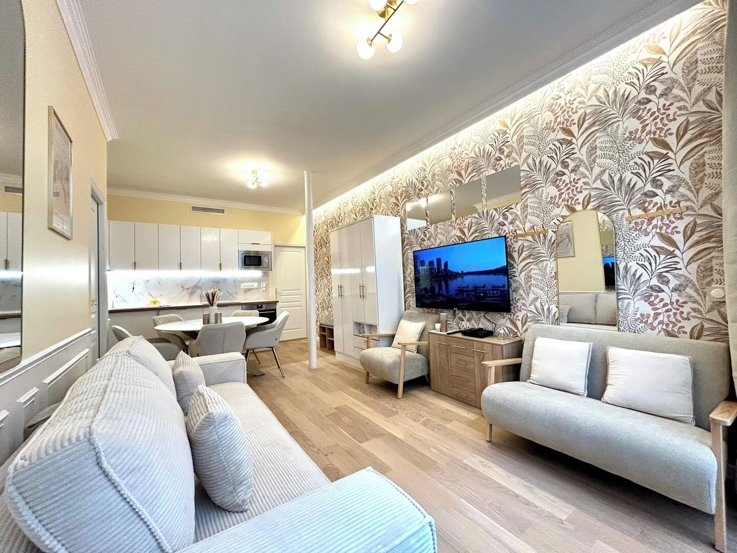 Smart TV, DVD player, stereo, offices