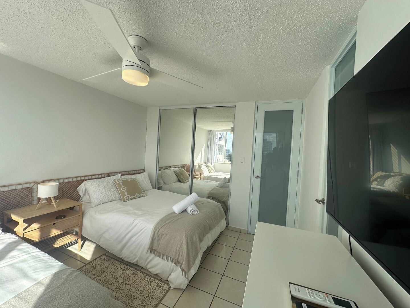 2 bedrooms, iron/ironing board, WiFi