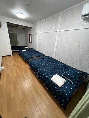 WiFi, bed sheets - Located in Bunkyo-ku, 30 mins from Shinjuku & 30 mins from Ueno, Rikugien Core of Tokyo, 30 mins from Shinjuku & Ueno, LARGE (文京区)