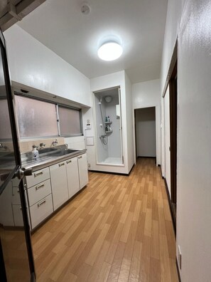 Hair dryer, towels, soap, toilet paper - Located in Bunkyo-ku, 30 mins from Shinjuku & 30 mins from Ueno, Rikugien Core of Tokyo, 30 mins from Shinjuku & Ueno, LARGE (文京区)