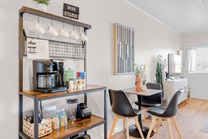 Dining - Dockside Daydream Waterfront Next-To-Beach (Fort Walton Beach)