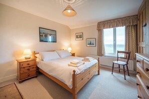 熨斗/熨衣板、旅行婴儿床、WiFi、床单