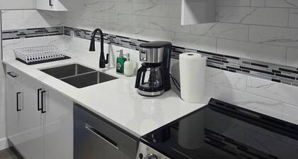 Cozy 1-Bedroom | Entire Place | Fast Wi-Fi | Great Location