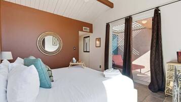 3 Schlafzimmer, Schreibtisch, Bügeleisen/Bügelbrett, Reisekinderbett